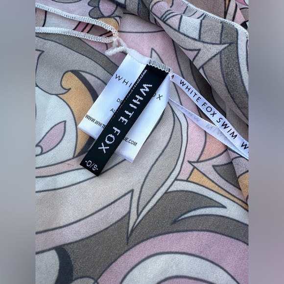 White Fox Scarf / Cover Up - Picture 3 of 3